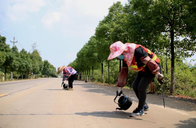 道路裂縫灌封膠特點(diǎn)及相關(guān)問題